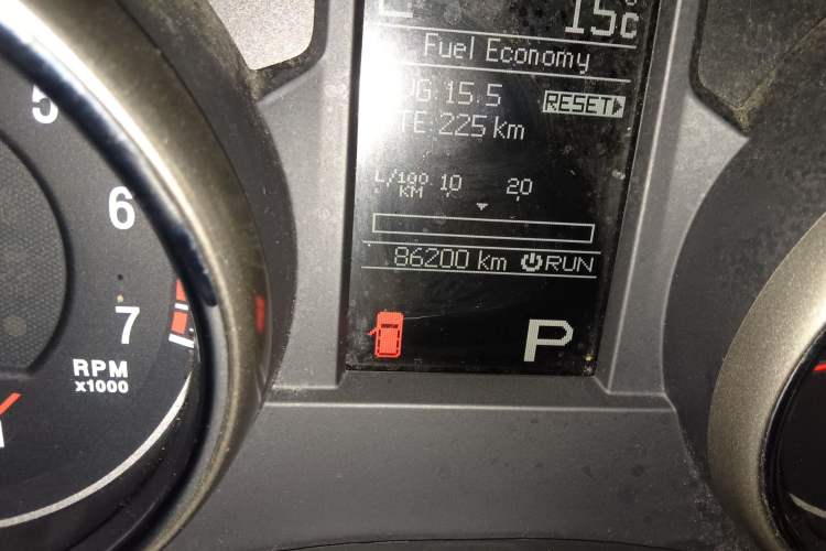 Used Jeep Grand Cherokee 2012 3.6L Luxury Navigation Edition Odometer Close Up
