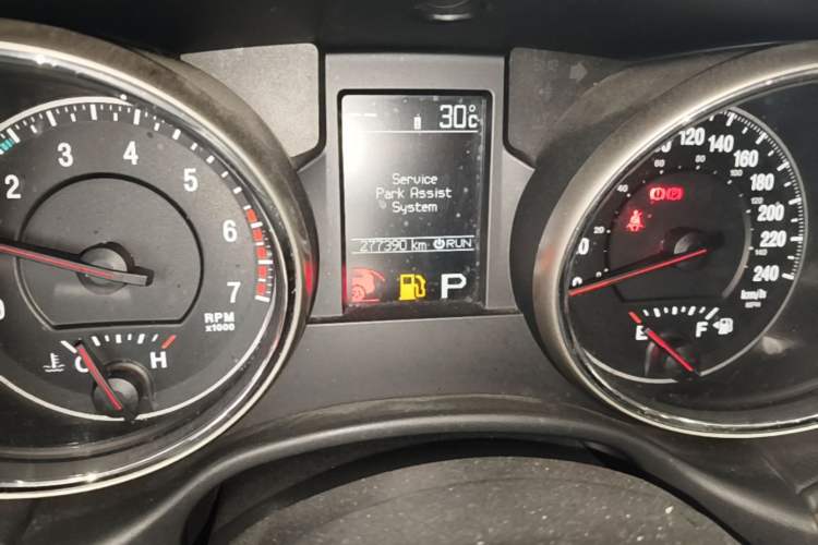 Used Jeep Grand Cherokee 2012 5.7L Flagship Navigation Edition Odometer Close Up
