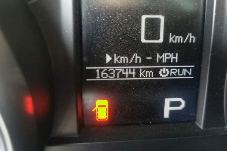 Used Jeep Grand Cherokee 2012 3.6L Luxury Navigation Edition Odometer Close Up