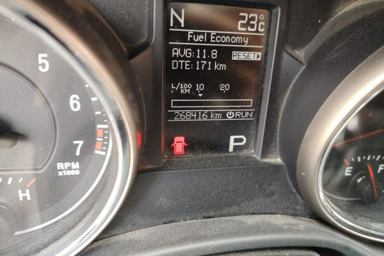 Used Jeep Grand Cherokee 2012 3.6L Anniversary Navigation Edition Odometer Close Up