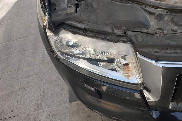 Used Jeep Grand Cherokee 2012 3.6L Comfort Navigation Edition Right Front Headlight