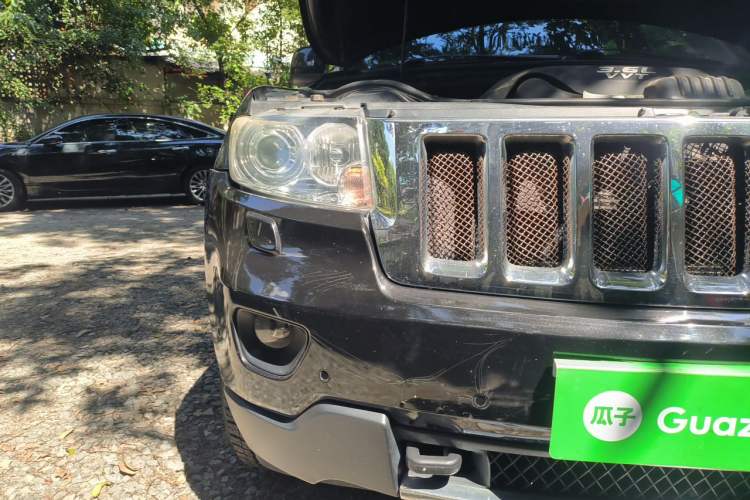 Used Jeep Grand Cherokee 2012 3.6L Luxury Navigation Edition Right Front Headlight