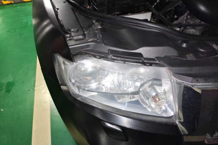 Used Jeep Grand Cherokee 2012 3.6L Comfort Navigation Edition Right Front Headlight