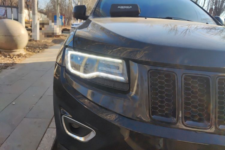 Used Jeep Grand Cherokee 2012 3.6L Comfort Navigation Edition Right Front Headlight