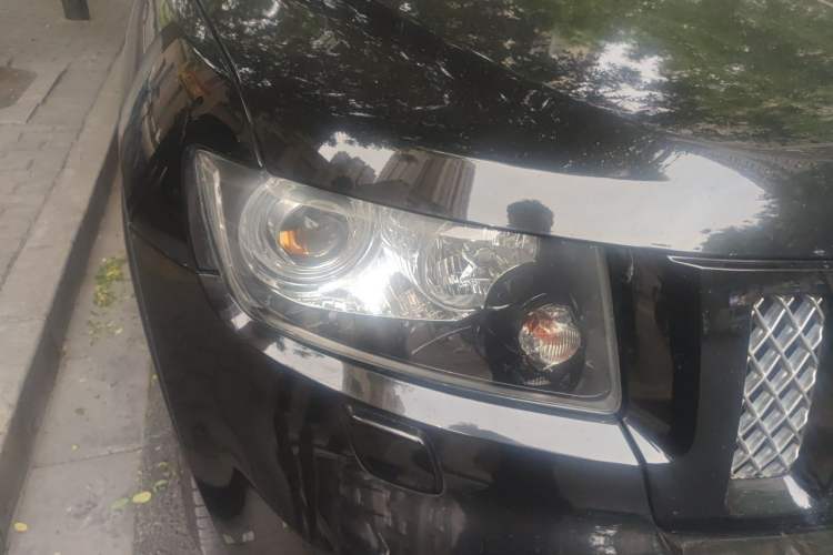 Used Jeep Grand Cherokee 2012 3.6L Comfort Navigation Edition Right Front Headlight
