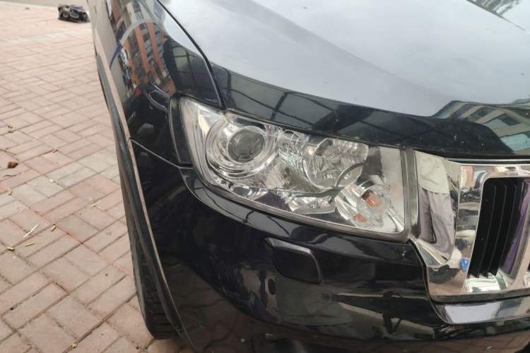 Used Jeep Grand Cherokee 2012 3.6L Anniversary Navigation Edition Right Front Headlight