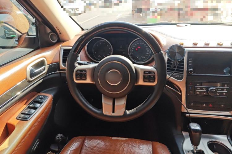 Used Jeep Grand Cherokee 2012 3.6L Flagship Navigation Edition Steering Wheel