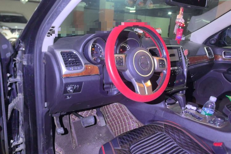 Used Jeep Grand Cherokee 2012 3.6L Comfort Navigation Edition Steering Wheel