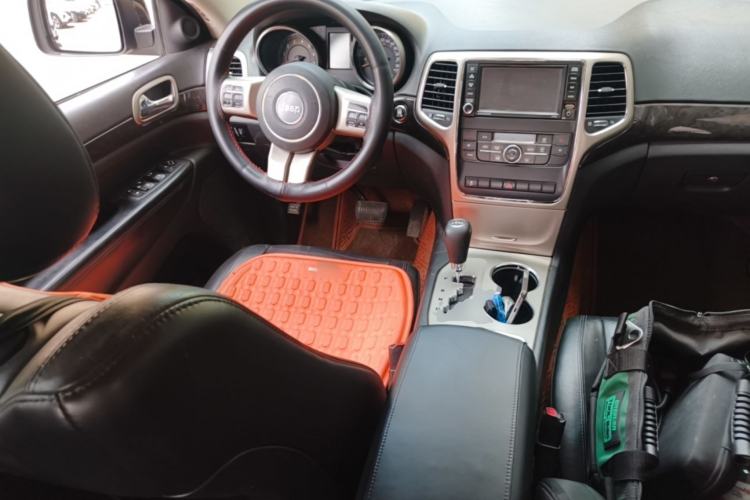 Used Jeep Grand Cherokee 2012 3.6L Comfort Navigation Edition Steering Wheel