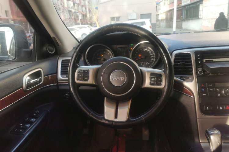 Used Jeep Grand Cherokee 2012 3.6L Luxury Navigation Edition Steering Wheel