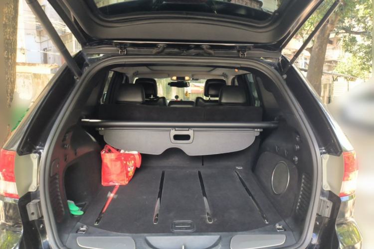 Used Jeep Grand Cherokee 2012 3.6L Luxury Navigation Edition Trunk