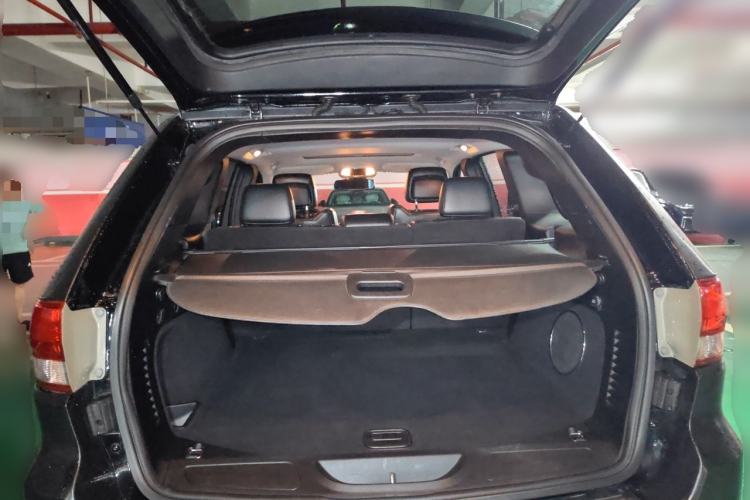 Used Jeep Grand Cherokee 2012 3.6L Comfort Navigation Edition Trunk