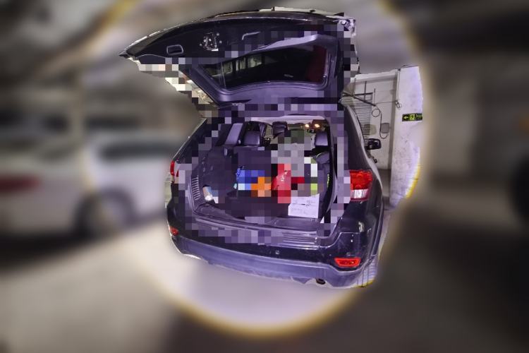 Used Jeep Grand Cherokee 2012 3.6L Comfort Navigation Edition Trunk