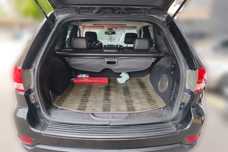 Used Jeep Grand Cherokee 2012 3.6L Comfort Navigation Edition Trunk