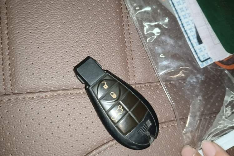 Used Jeep Grand Cherokee 2012 5.7L Flagship Navigation Edition Vehicle Key