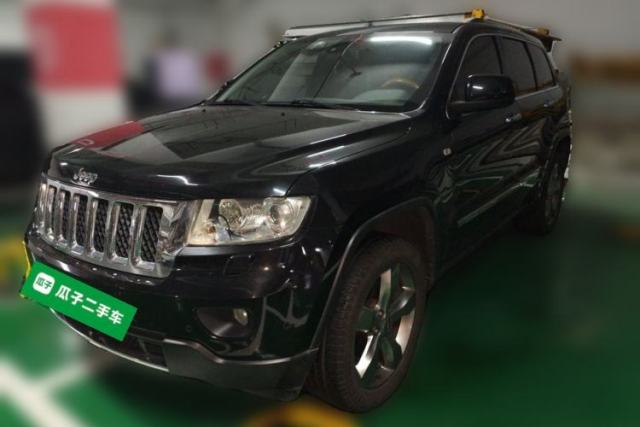 Ojetý Jeep Grand Cherokee 2012 3.6L Flagship Navigation Edition