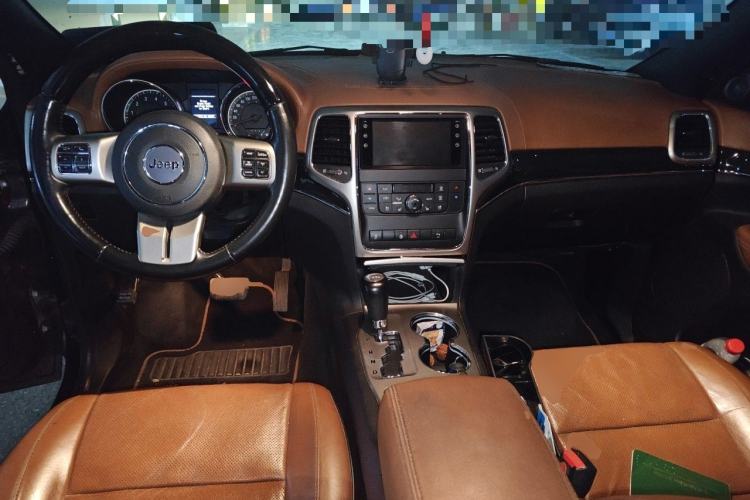 Used Jeep Grand Cherokee 2012 3.6L Flagship Navigation Edition Center Console