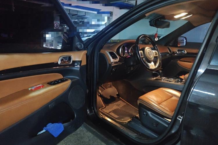 Used Jeep Grand Cherokee 2012 3.6L Flagship Navigation Edition Driver Seat