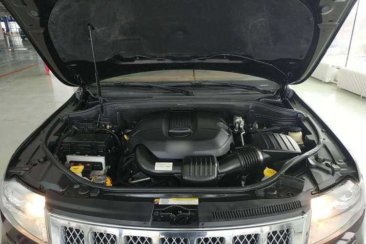 Used Jeep Grand Cherokee 2012 3.6L Flagship Prestige Edition Engine Bay