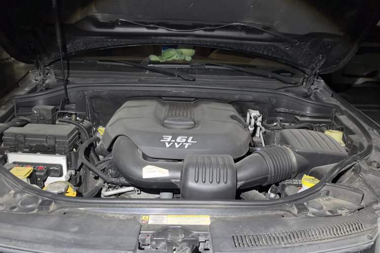 Used Jeep Grand Cherokee 2012 3.6L Flagship Prestige Edition Engine Bay
