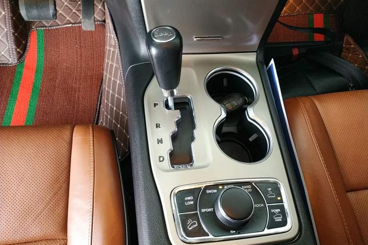 Used Jeep Grand Cherokee 2012 3.6L Flagship Prestige Edition Gear Lever