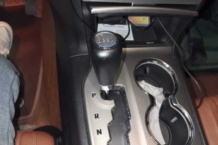 Used Jeep Grand Cherokee 2012 3.6L Flagship Prestige Edition Gear Lever