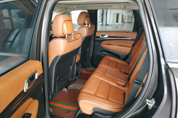 Used Jeep Grand Cherokee 2012 3.6L Flagship Prestige Edition Left Rear Seat