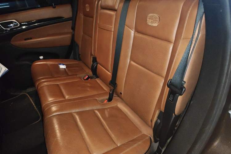 Used Jeep Grand Cherokee 2012 3.6L Flagship Navigation Edition Left Rear Seat