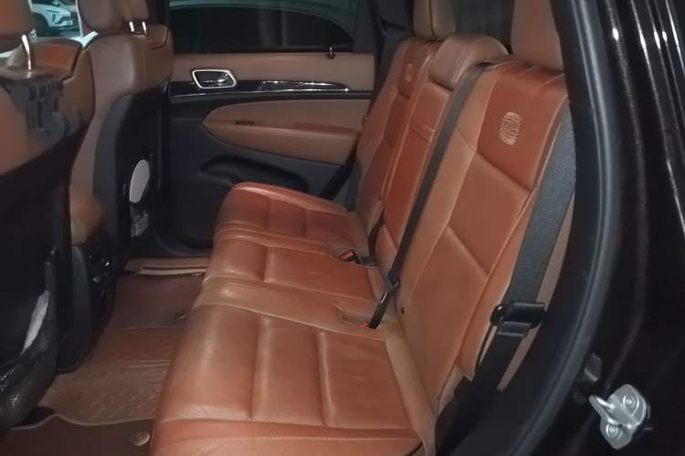 Used Jeep Grand Cherokee 2012 3.6L Flagship Prestige Edition Left Rear Seat
