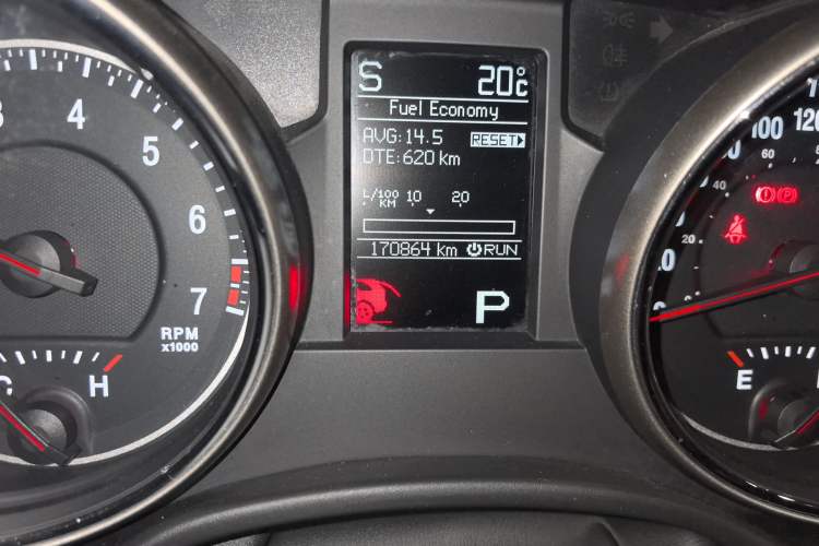 Used Jeep Grand Cherokee 2012 3.6L Flagship Prestige Edition Odometer Close Up