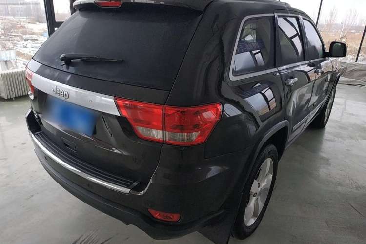 Used Jeep Grand Cherokee 2012 3.6L Flagship Prestige Edition Rear Right 45 Deg