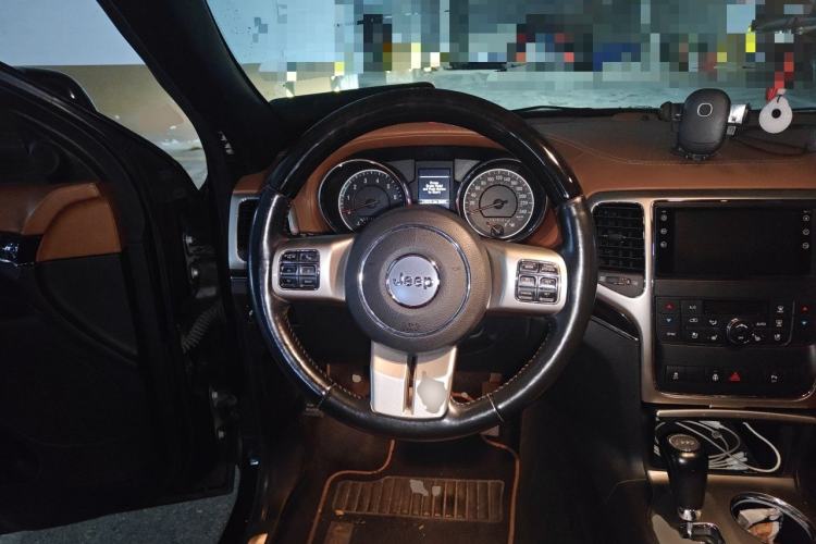 Used Jeep Grand Cherokee 2012 3.6L Flagship Navigation Edition Steering Wheel