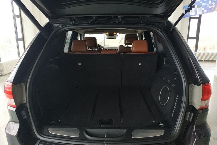 Used Jeep Grand Cherokee 2012 3.6L Flagship Prestige Edition Trunk