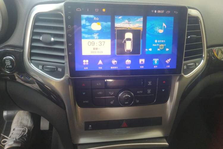 Used Jeep Grand Cherokee 2012 3.6L Comfort Navigation Edition Audio And AC Panel
