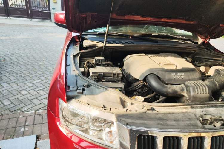Used Jeep Grand Cherokee 2012 3.6L Luxury Navigation Edition Engine Bay Right