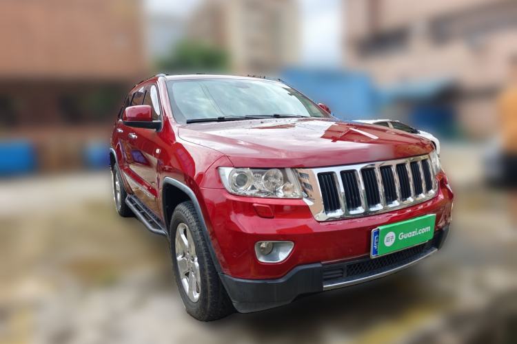 Used Jeep Grand Cherokee 2012 3.6L Luxury Navigation Edition Front Right 45 Deg