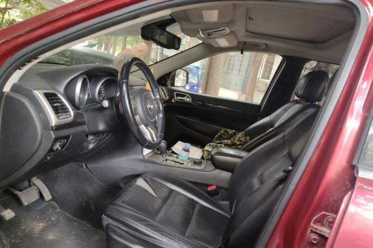 Used Jeep Grand Cherokee 2012 3.6L Comfort Navigation Edition Left Front Seat