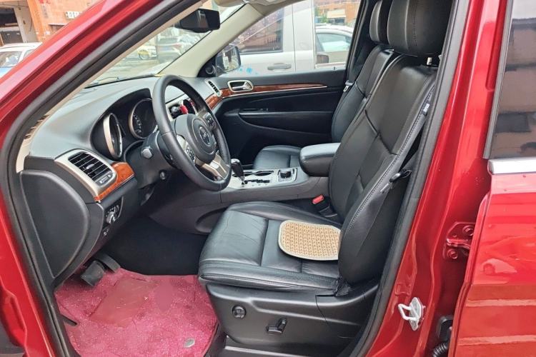 Used Jeep Grand Cherokee 2012 3.6L Luxury Navigation Edition Left Front Seat