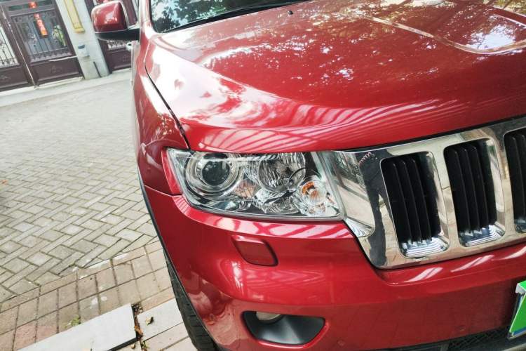 Used Jeep Grand Cherokee 2012 3.6L Luxury Navigation Edition Right Front Headlight