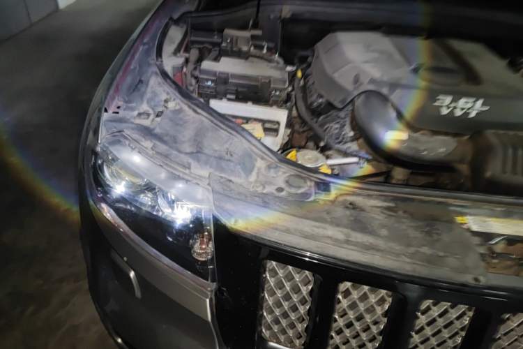 Used Jeep Grand Cherokee 2012 3.6L Comfort Navigation Edition Engine Bay Right