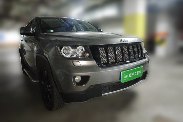 Used Jeep Grand Cherokee 2012 3.6L Comfort Navigation Edition Front Right 45 Deg