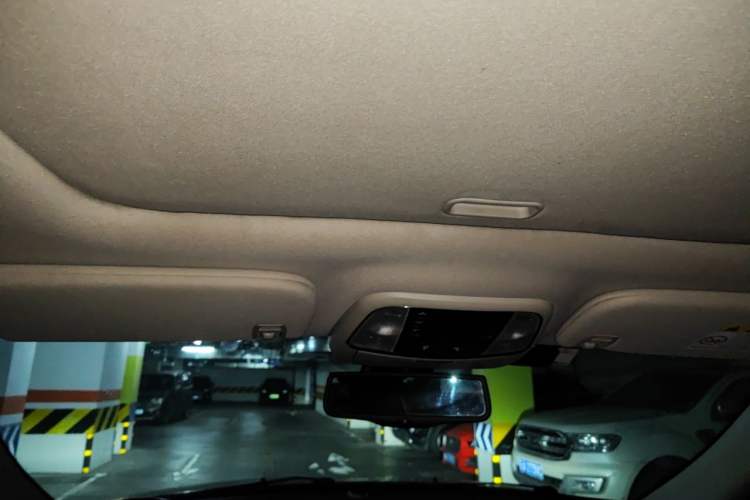Used Jeep Grand Cherokee 2012 3.6L Comfort Navigation Edition Headliner