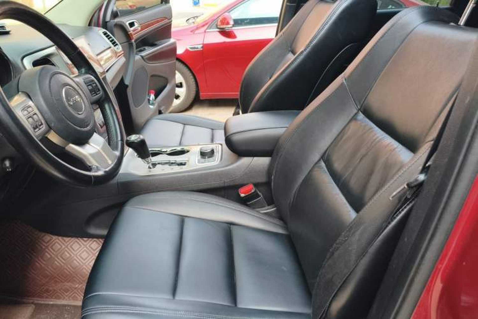 Used Jeep Grand Cherokee 2012 3.6L Flagship Navigation Edition Left Front Seat