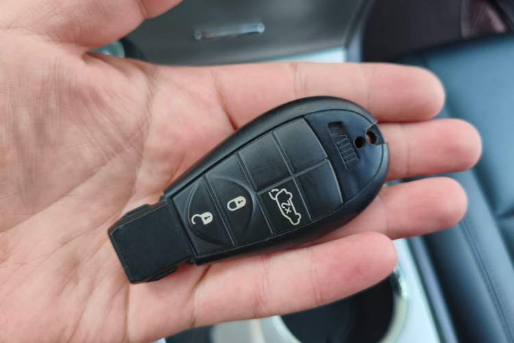 Used Jeep Grand Cherokee 2012 3.6L Flagship Navigation Edition Vehicle Key