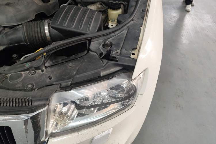 Used Jeep Grand Cherokee 2012 3.6L Luxury Navigation Edition Engine Bay Left