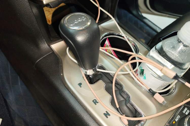 Used Jeep Grand Cherokee 2012 3.6L Luxury Navigation Edition Gear Lever