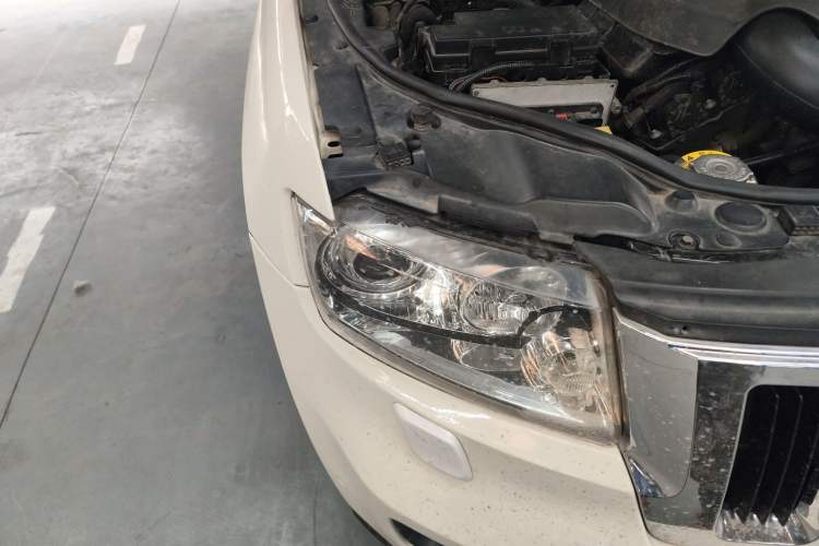 Used Jeep Grand Cherokee 2012 3.6L Luxury Navigation Edition Right Front Headlight