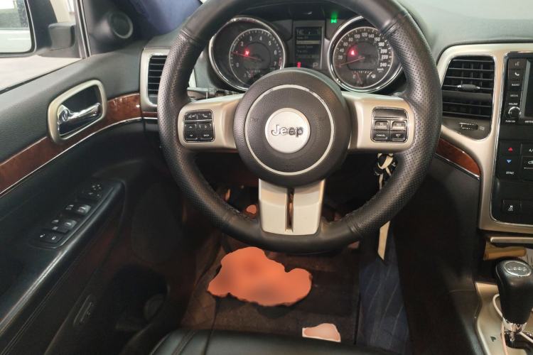 Used Jeep Grand Cherokee 2012 3.6L Luxury Navigation Edition Steering Wheel