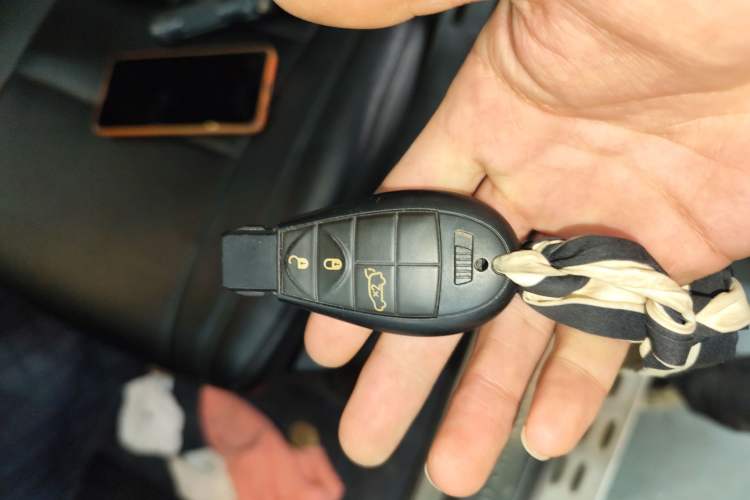 Used Jeep Grand Cherokee 2012 3.6L Luxury Navigation Edition Vehicle Key