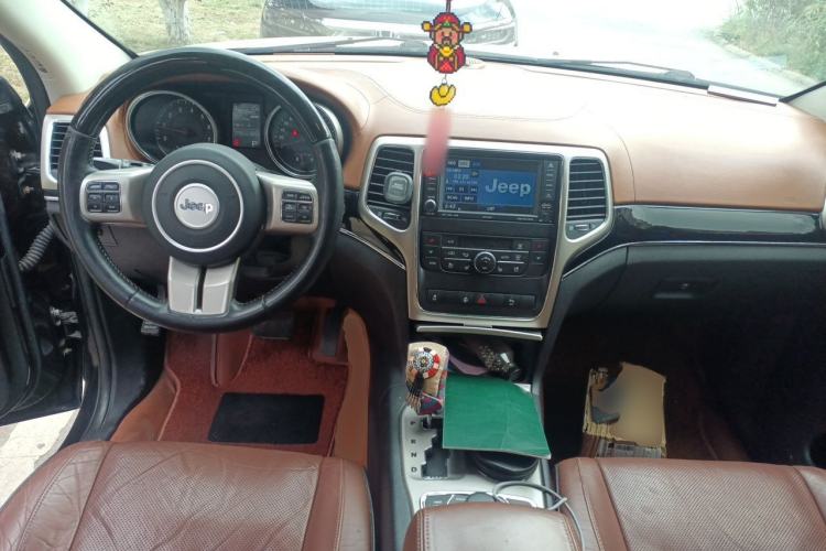 Used Jeep Grand Cherokee 2012 3.6L Flagship Prestige Edition Center Console